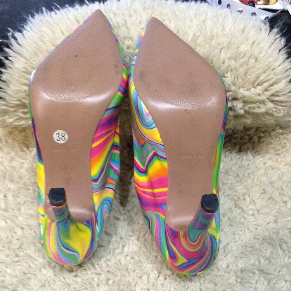 Source Unknown psychedelic pumps